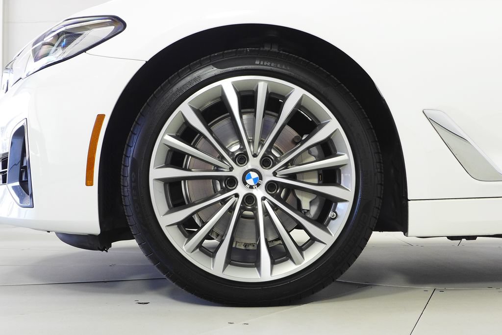 Used 2023 BMW 530i w/ Convenience Package RWD image 5