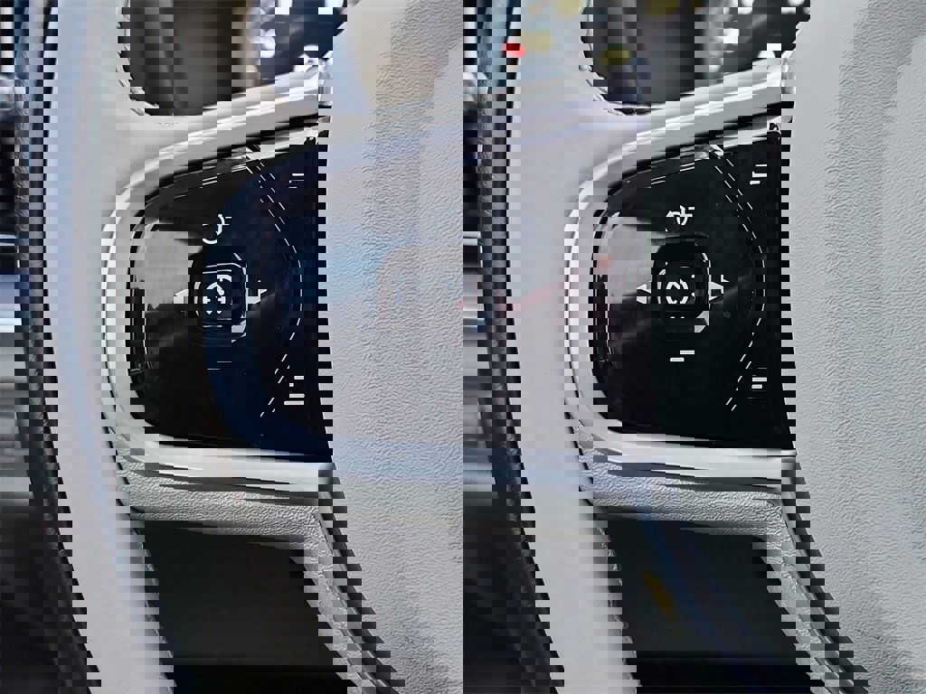 Used 2020 Volvo S60 T6 Momentum w/ Protection Package Premier image 25