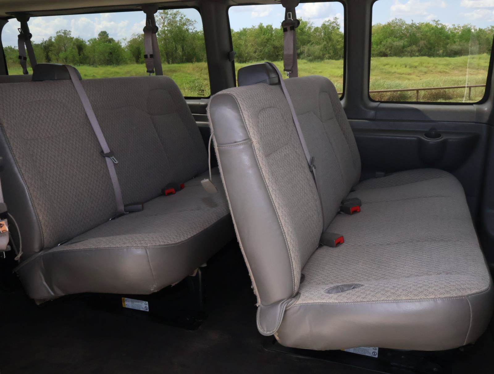 Used 2025 Chevrolet Express 3500 LS RWD image 11