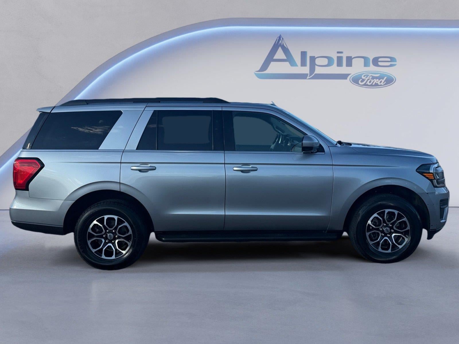 Used 2024 Ford Expedition XLT AWD/4WD image 6