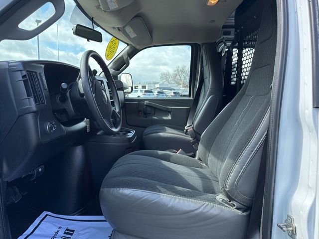 Used 2024 Chevrolet Express 2500 w/ Driver Convenience Package image 9