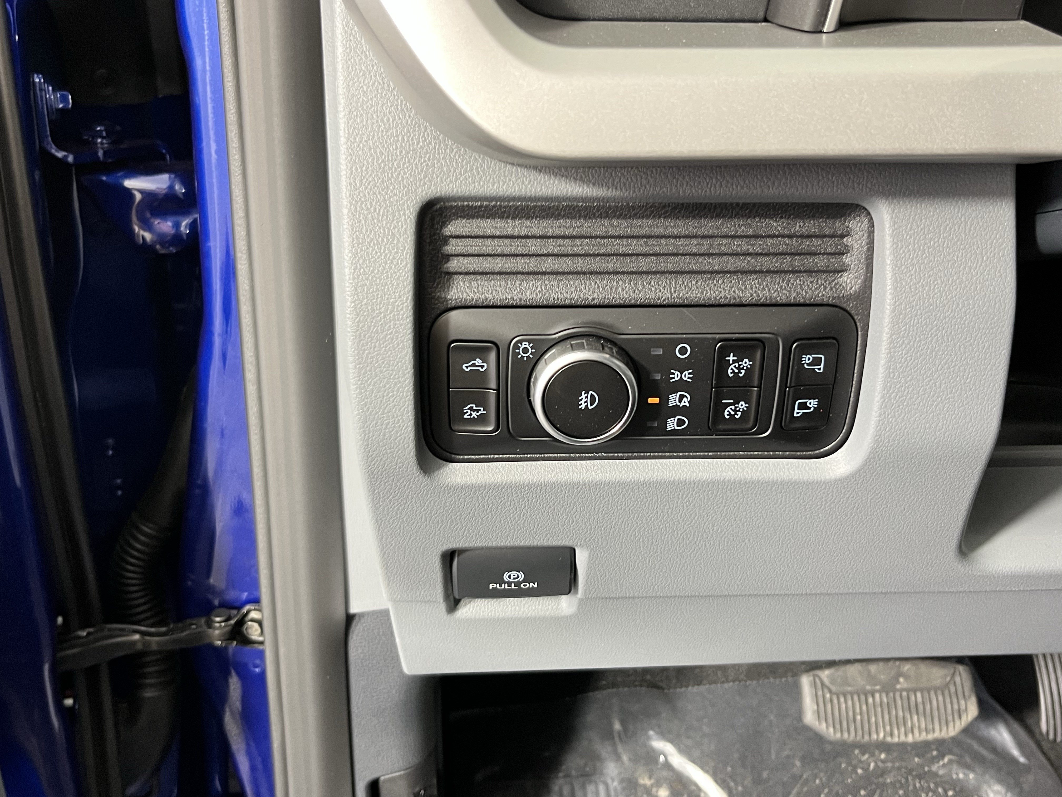 New 2026 Ford F250 XLT w/ XLT Premium Package AWD/4WD image 19
