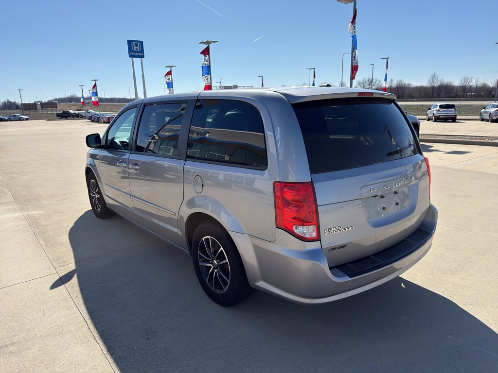 Used 2017 Dodge Grand Caravan SE image 7