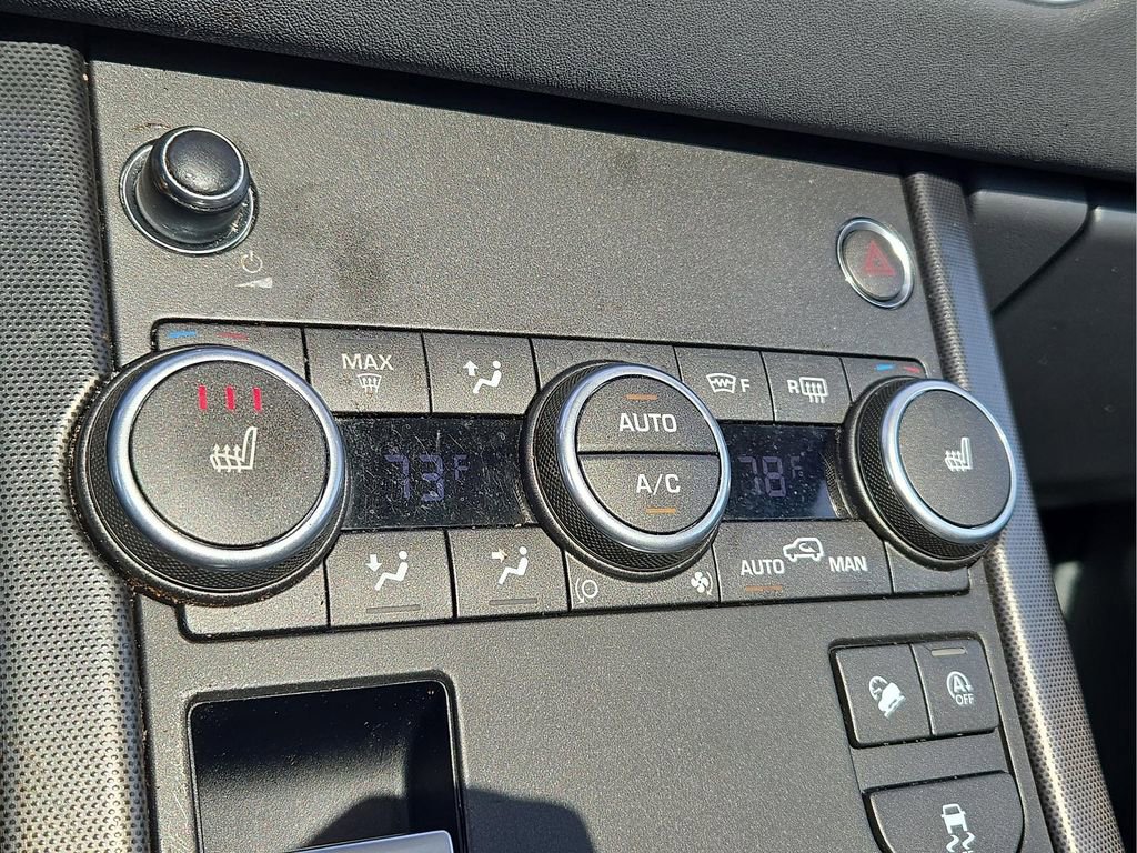 Used 2019 Land Rover Range Rover Evoque SE image 17