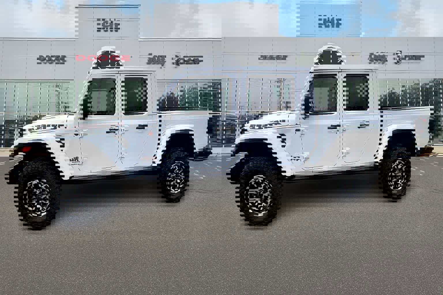 New 2025 Jeep Gladiator Rubicon image 3