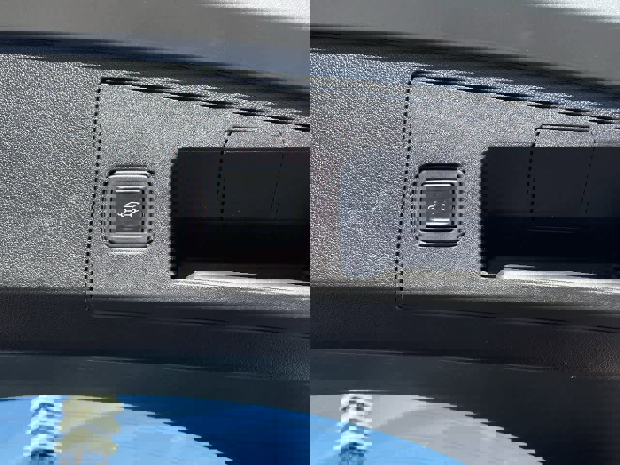 Certified 2023 Cadillac XT4 Premium Luxury w/ Cold Weather Package image 18