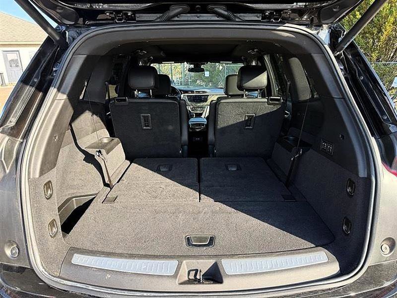 Used 2023 Cadillac XT6 Premium Luxury image 11