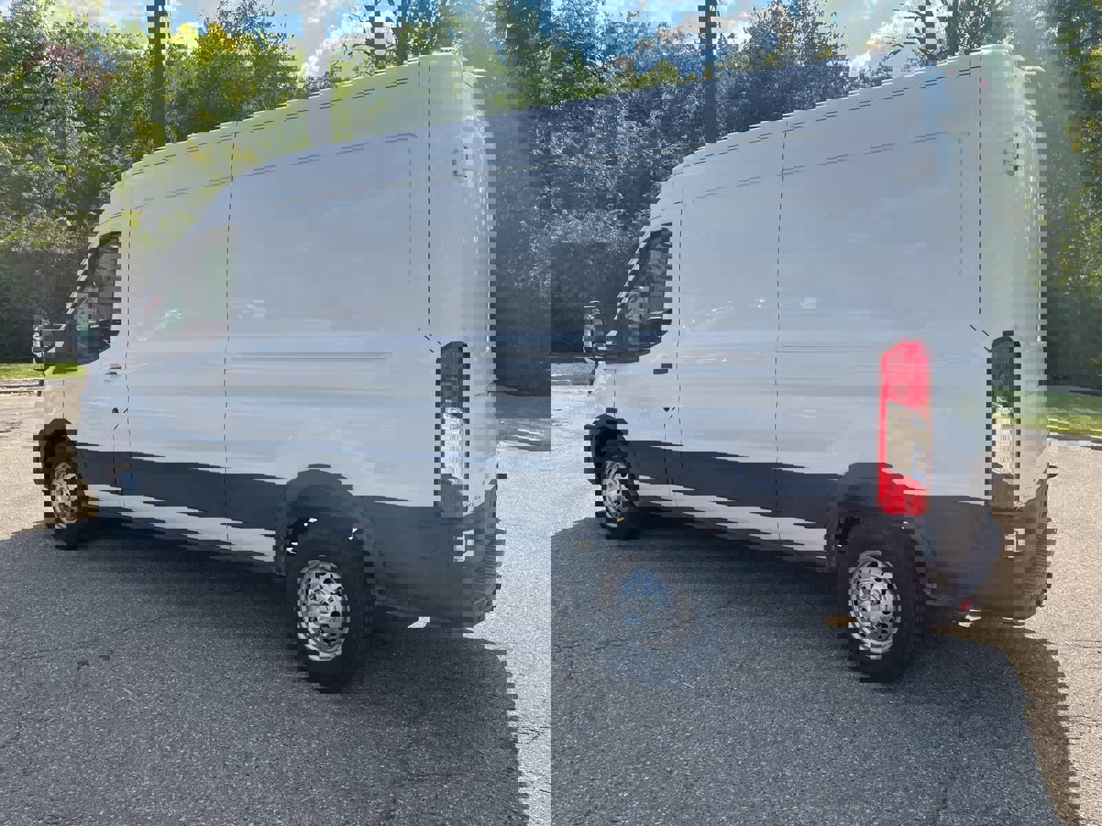 Used 2024 Ford Transit 250 148 Medium Roof Extended AWD image 6