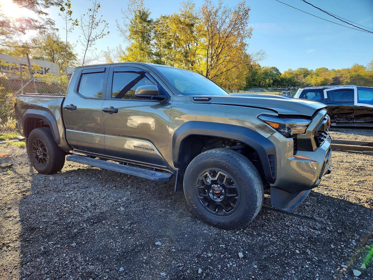 Used 2025 Toyota Tacoma TRD Off-Road w/ TRD Off Road Upgrade Package AWD/4WD image 1