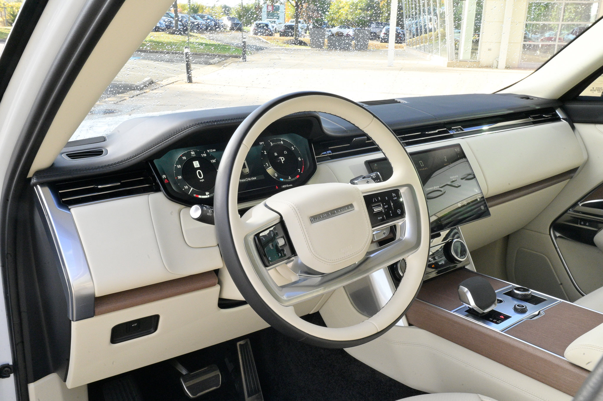 Used 2023 Land Rover Range Rover Autobiography image 16