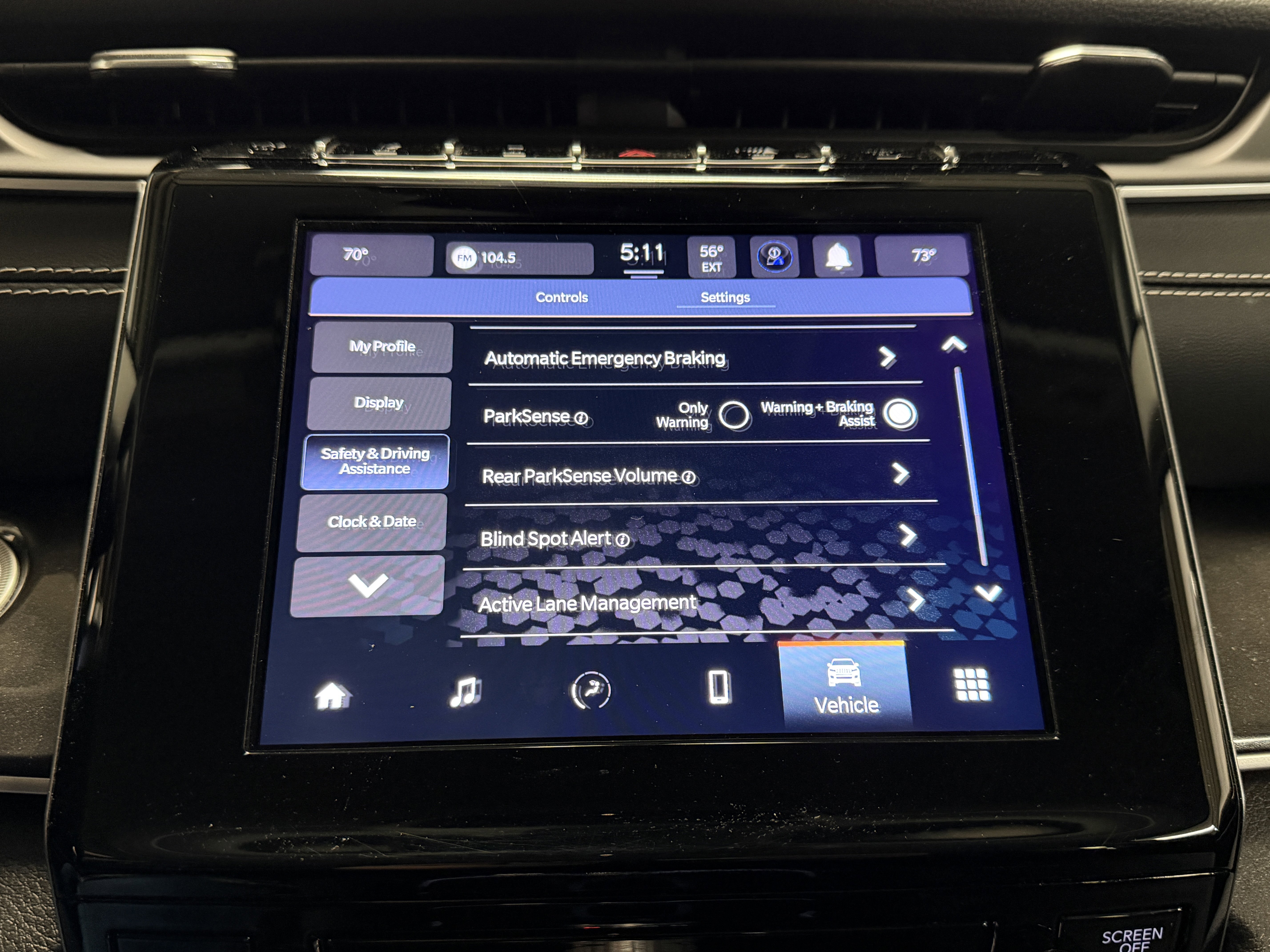 Used 2023 Jeep Grand Cherokee Laredo image 10