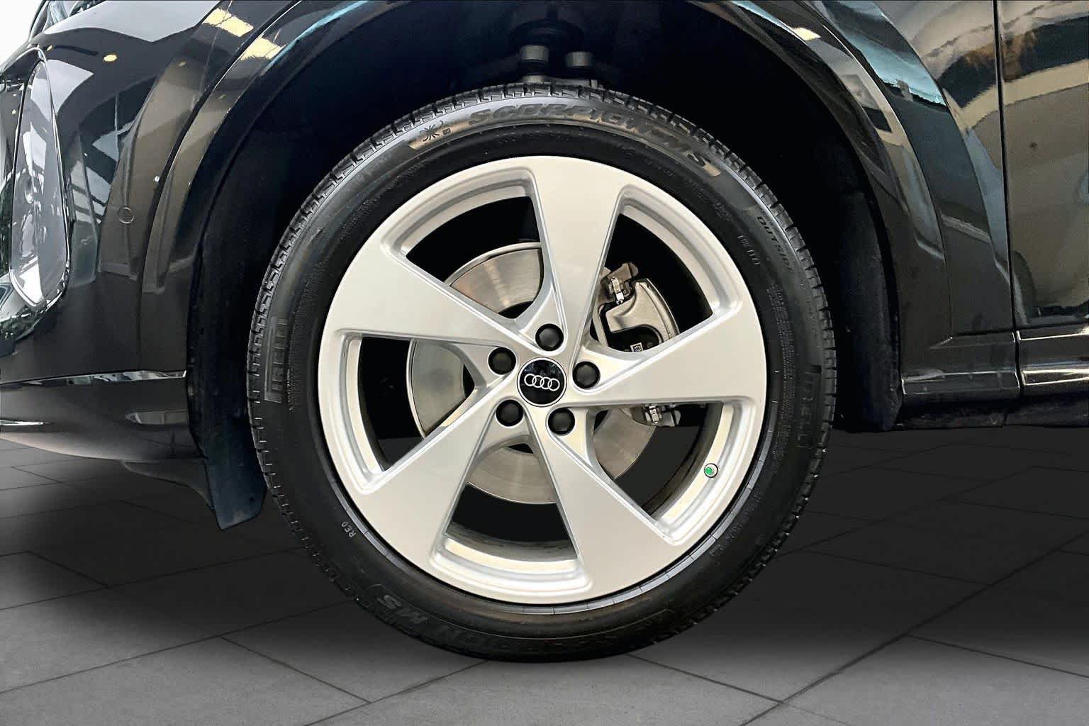 Certified 2025 Audi Q5 Premium AWD/4WD image 10