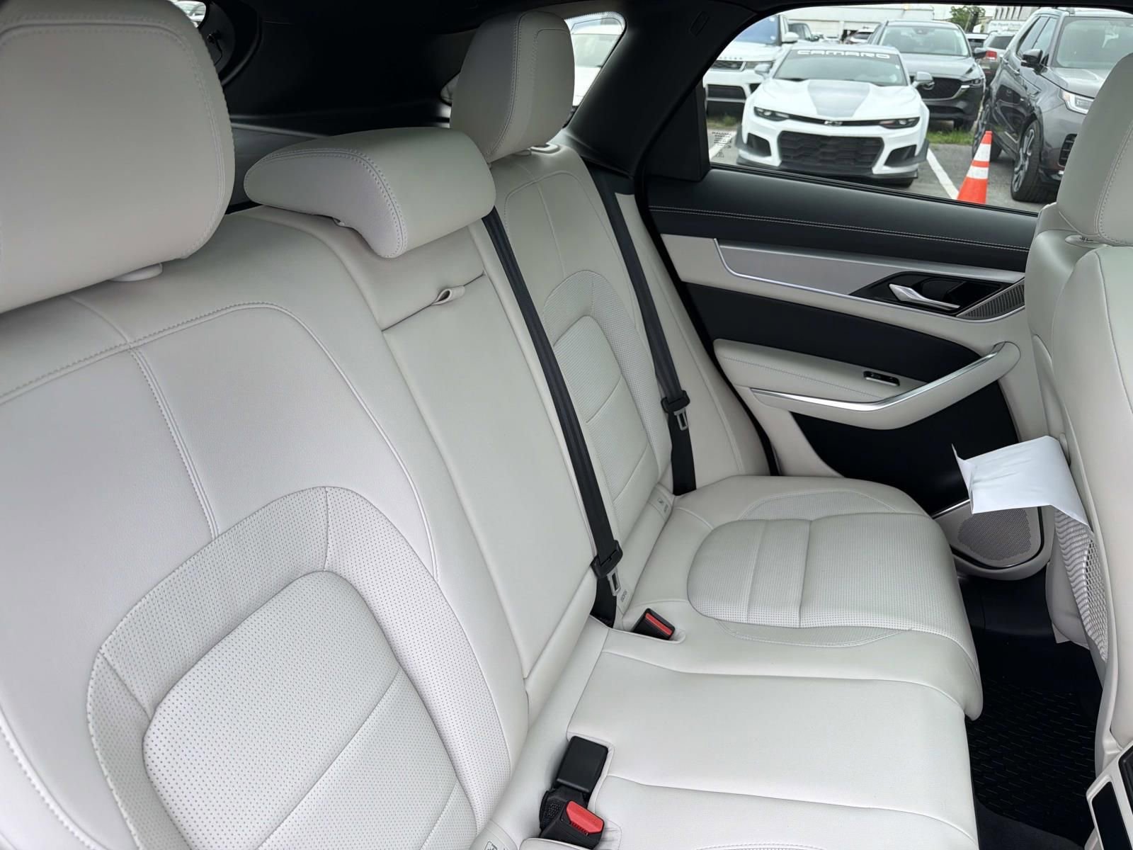 Used 2023 Jaguar F-PACE R-Dynamic S AWD/4WD image 9