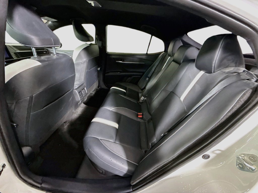Used 2025 Toyota Camry SE w/ Convenience Package FWD image 24