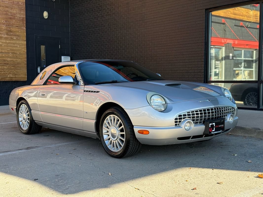 Used 2004 Ford Thunderbird RWD image 10