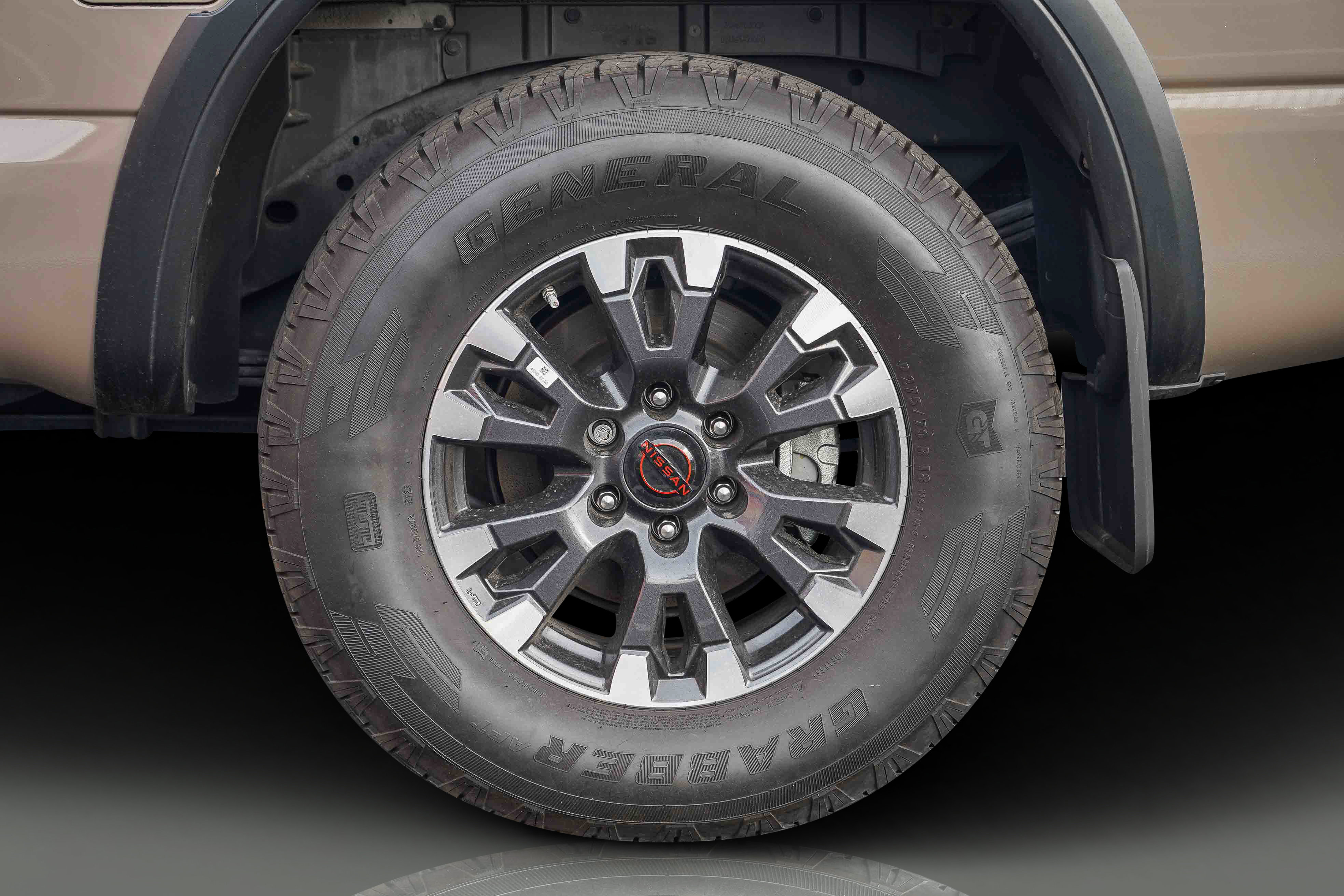 Used 2024 Nissan Titan PRO-4X w/ Pro-4x Utility Package image 17