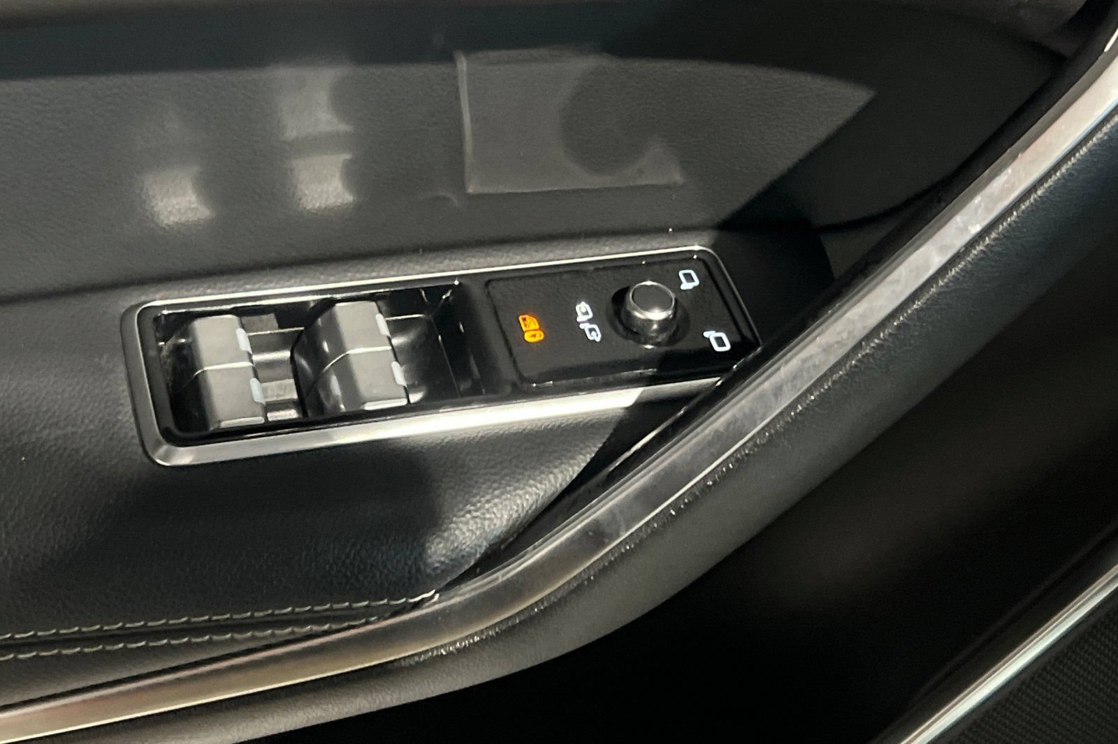 Used 2025 Jaguar F-PACE R-Dynamic S AWD/4WD image 14
