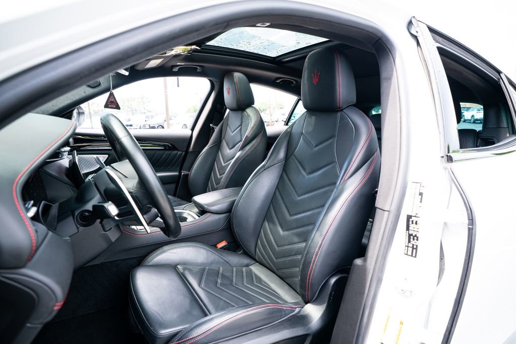 Used 2023 Maserati Grecale Modena AWD/4WD image 32