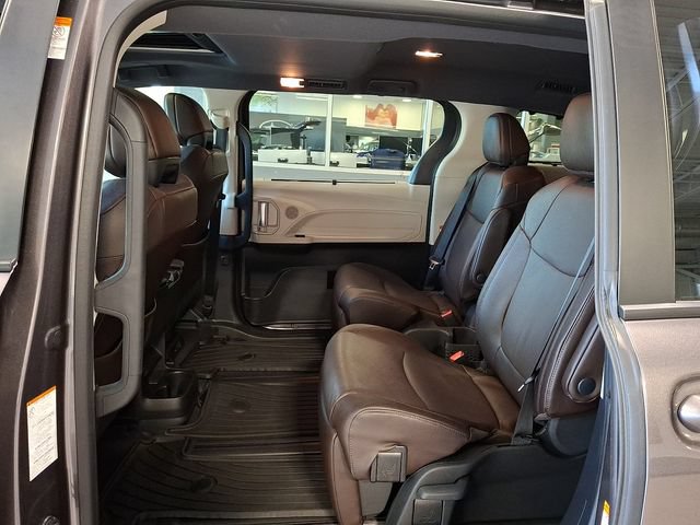 Used 2024 Toyota Sienna Platinum AWD/4WD image 10
