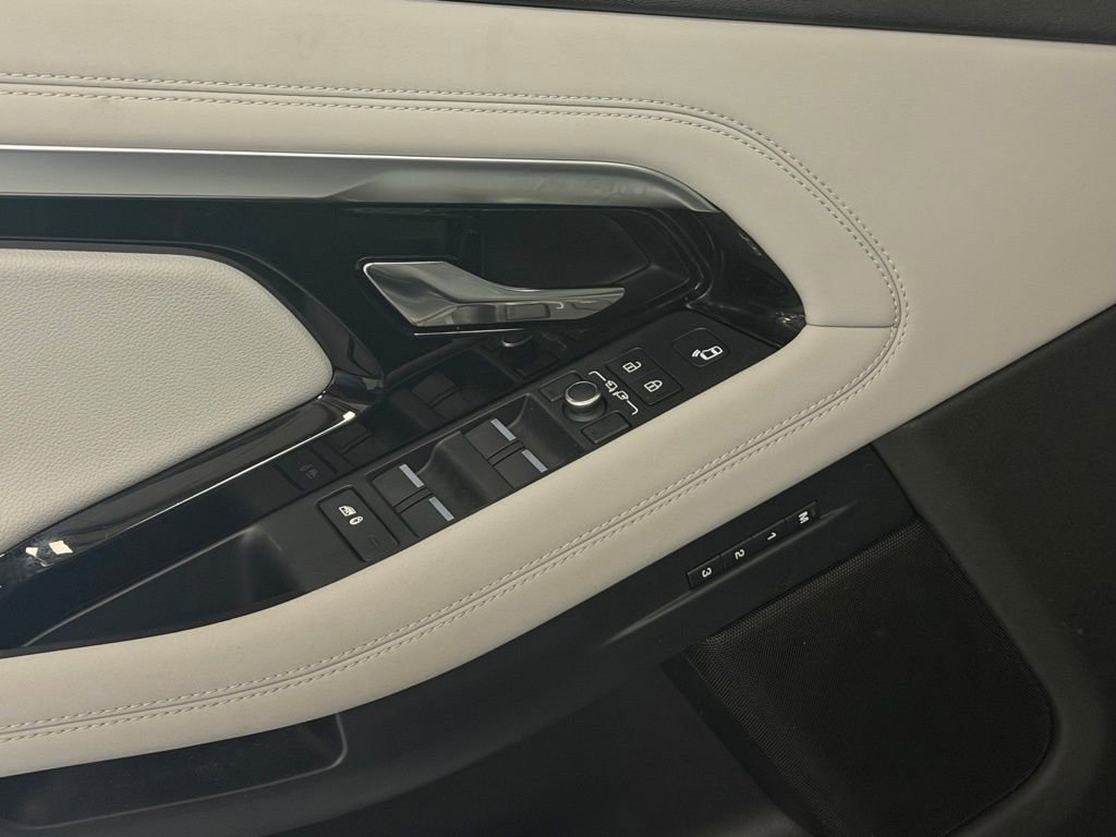 Used 2022 Land Rover Range Rover Evoque S image 14