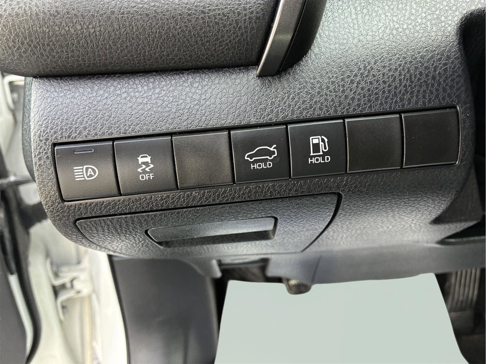 Used 2020 Toyota Camry SE w/ Audio Package FWD image 16
