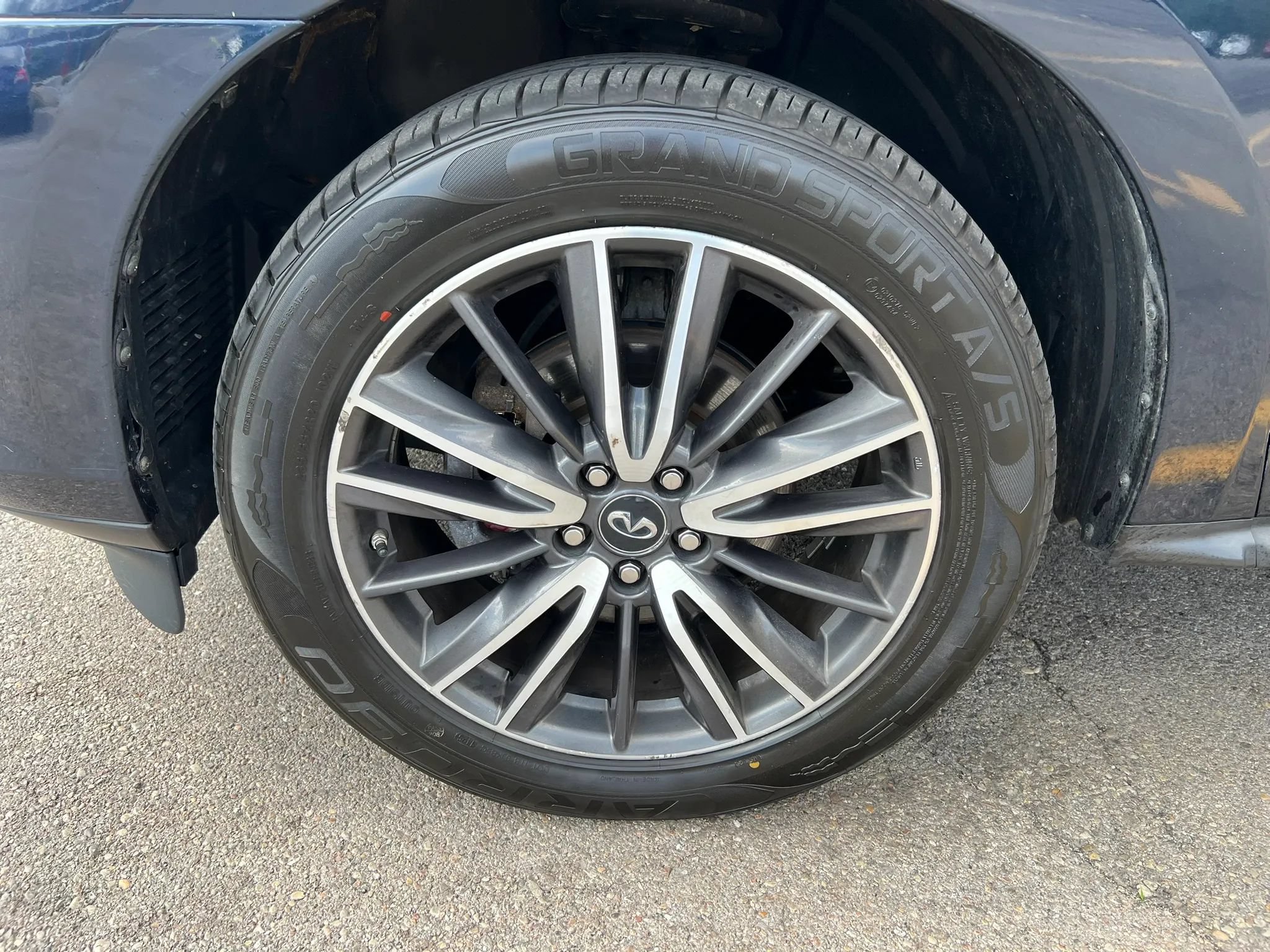 Used 2019 INFINITI QX60 Luxe w/ Sensory Package AWD/4WD image 9