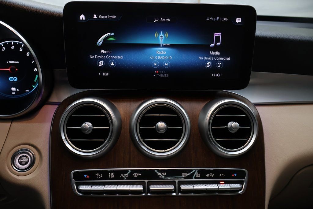Used 2020 Mercedes-Benz GLC 350e 4MATIC w/ Premium Package image 21