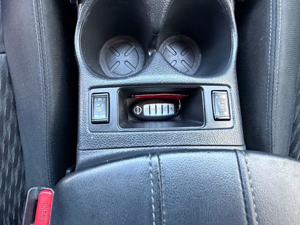 Used 2018 Nissan Rogue SV image 28