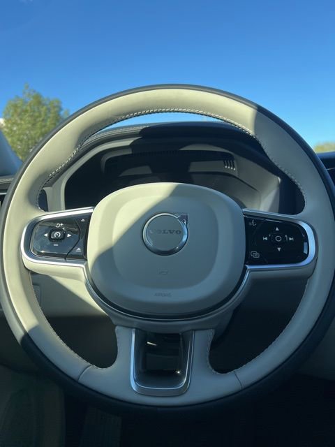 New 2026 Volvo XC60 B5 Ultra w/ Climate Package PRO image 10