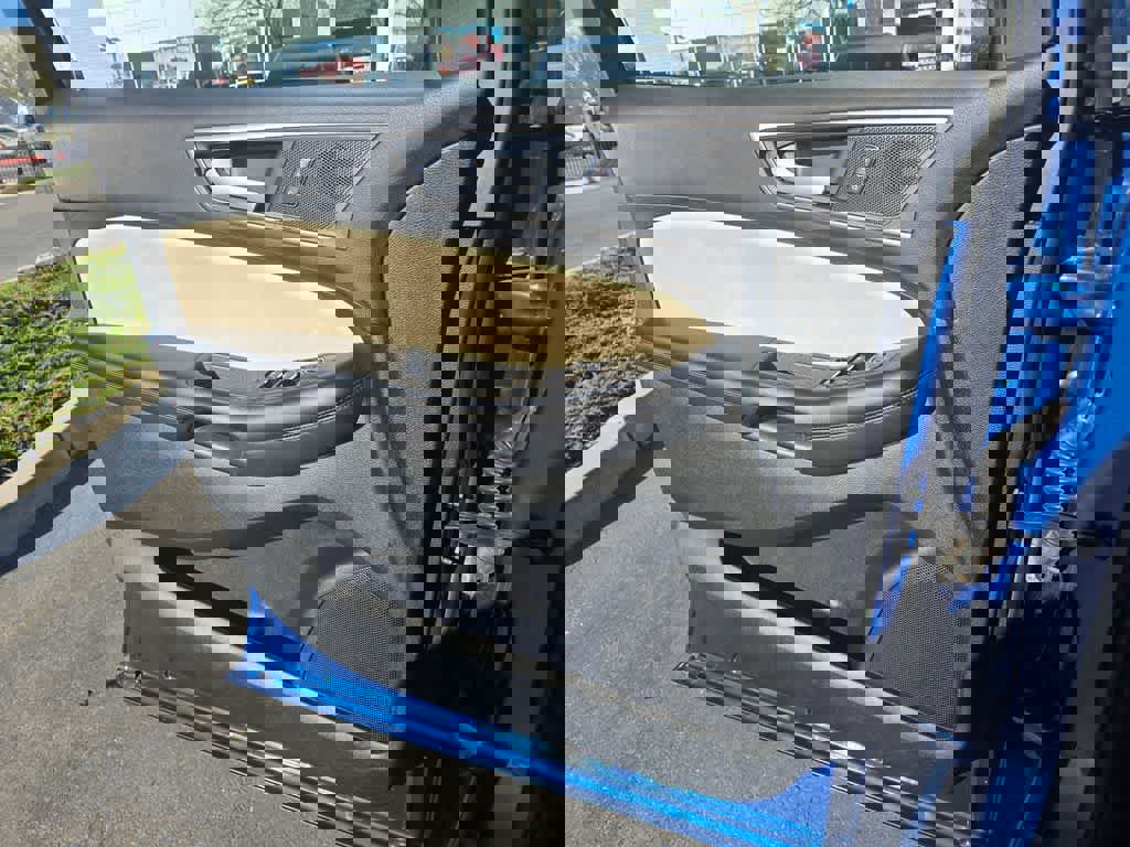 Used 2024 Ford Edge SEL image 18