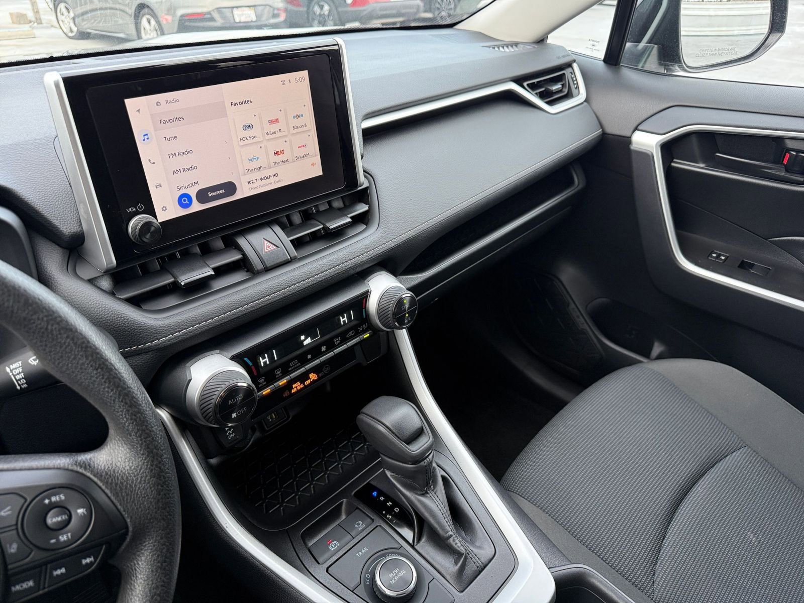 Used 2025 Toyota RAV4 LE image 34