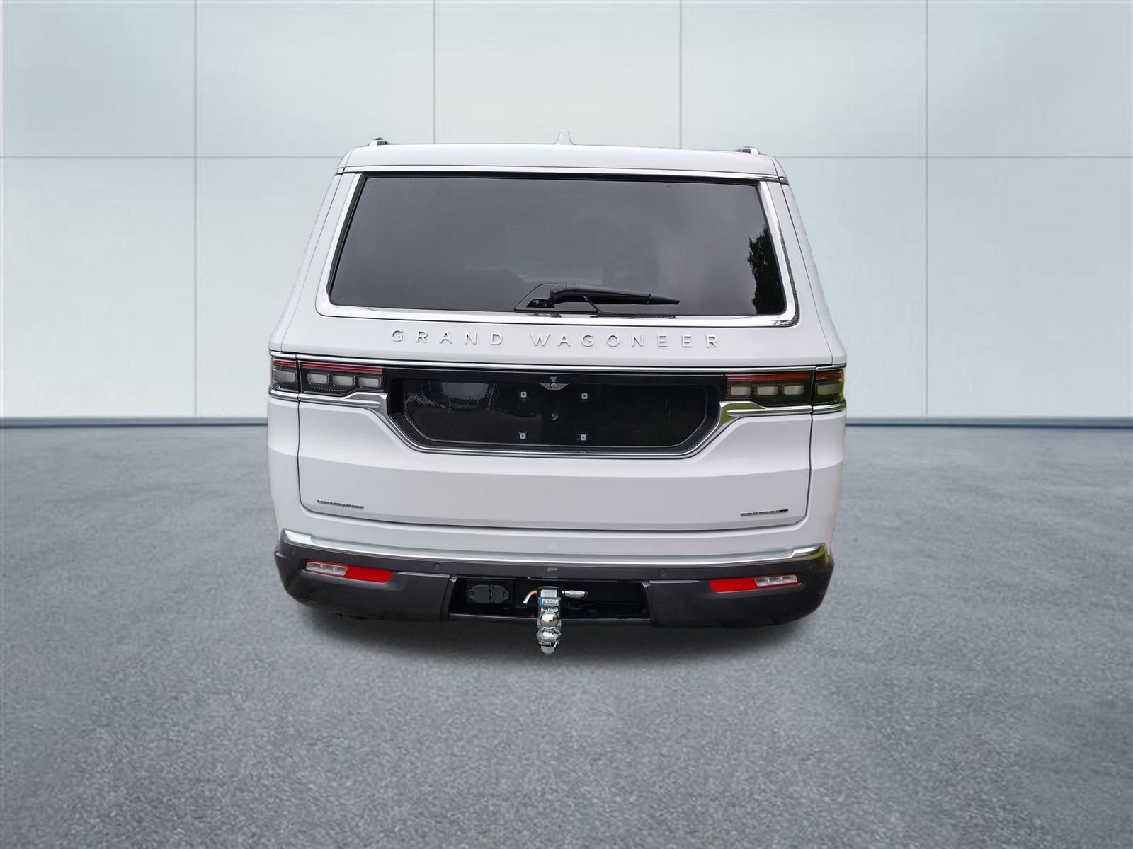 Used 2022 Jeep Grand Wagoneer Series II w/ Convenience Group III image 4