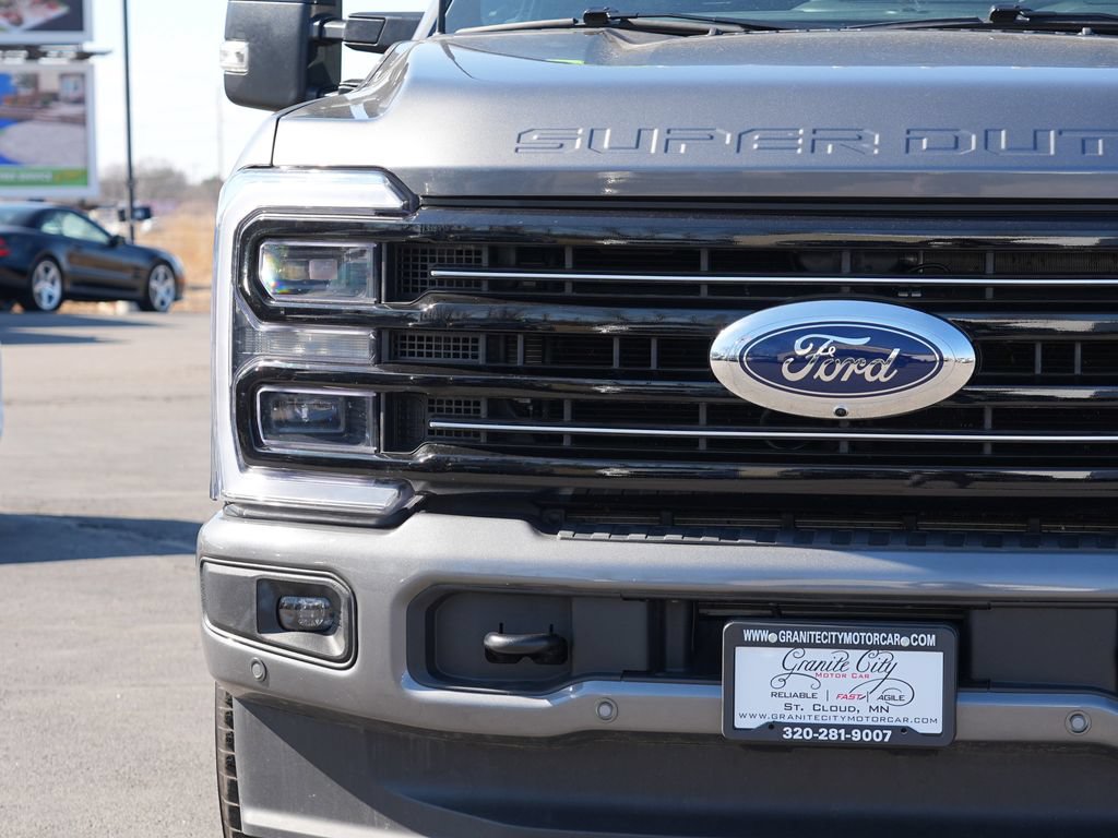 Used 2025 Ford F350 Platinum w/ FX4 Off-Road Package AWD/4WD image 9
