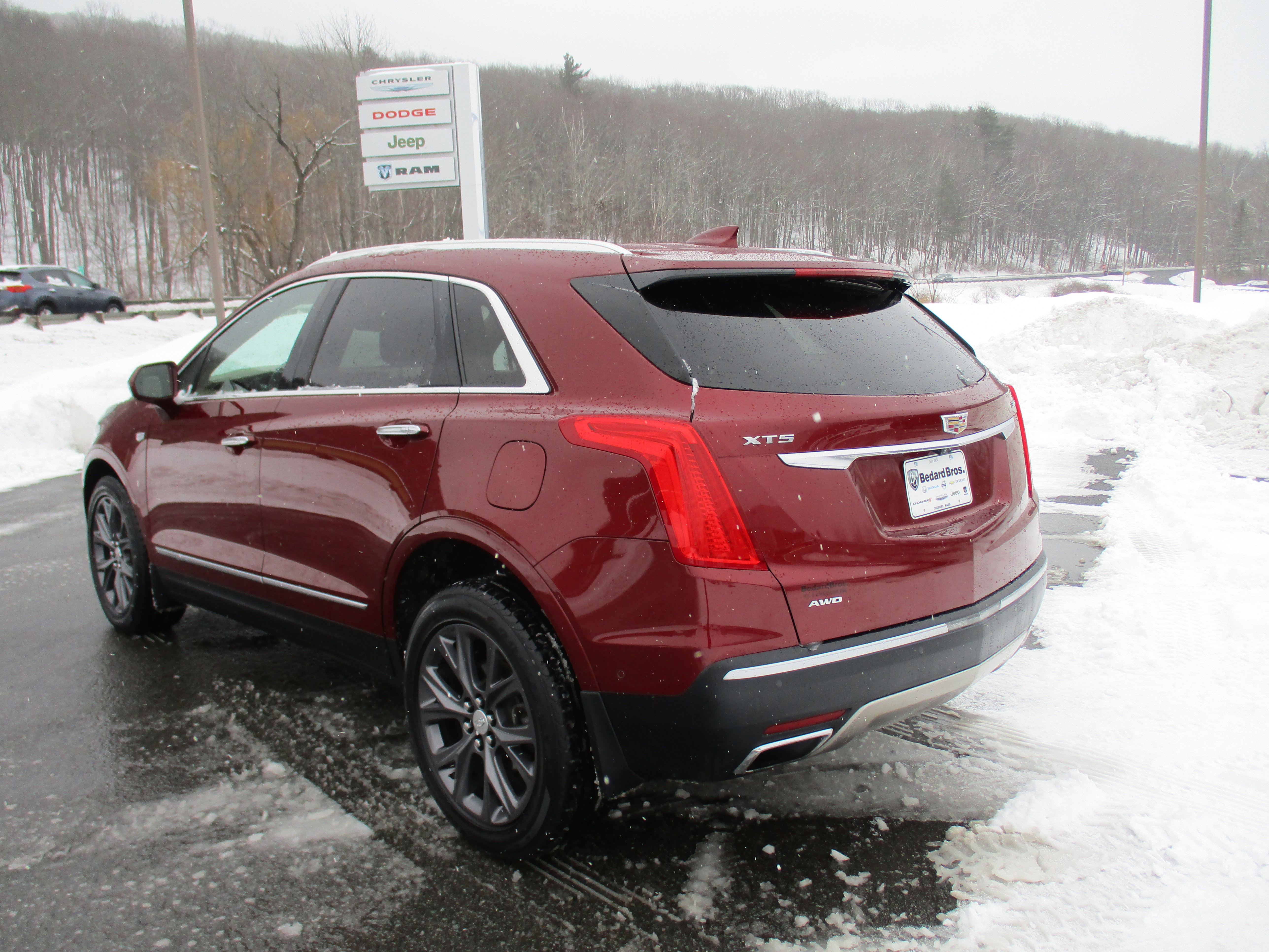 Used 2018 Cadillac XT5 Platinum w/ Driver Assist Package image 7