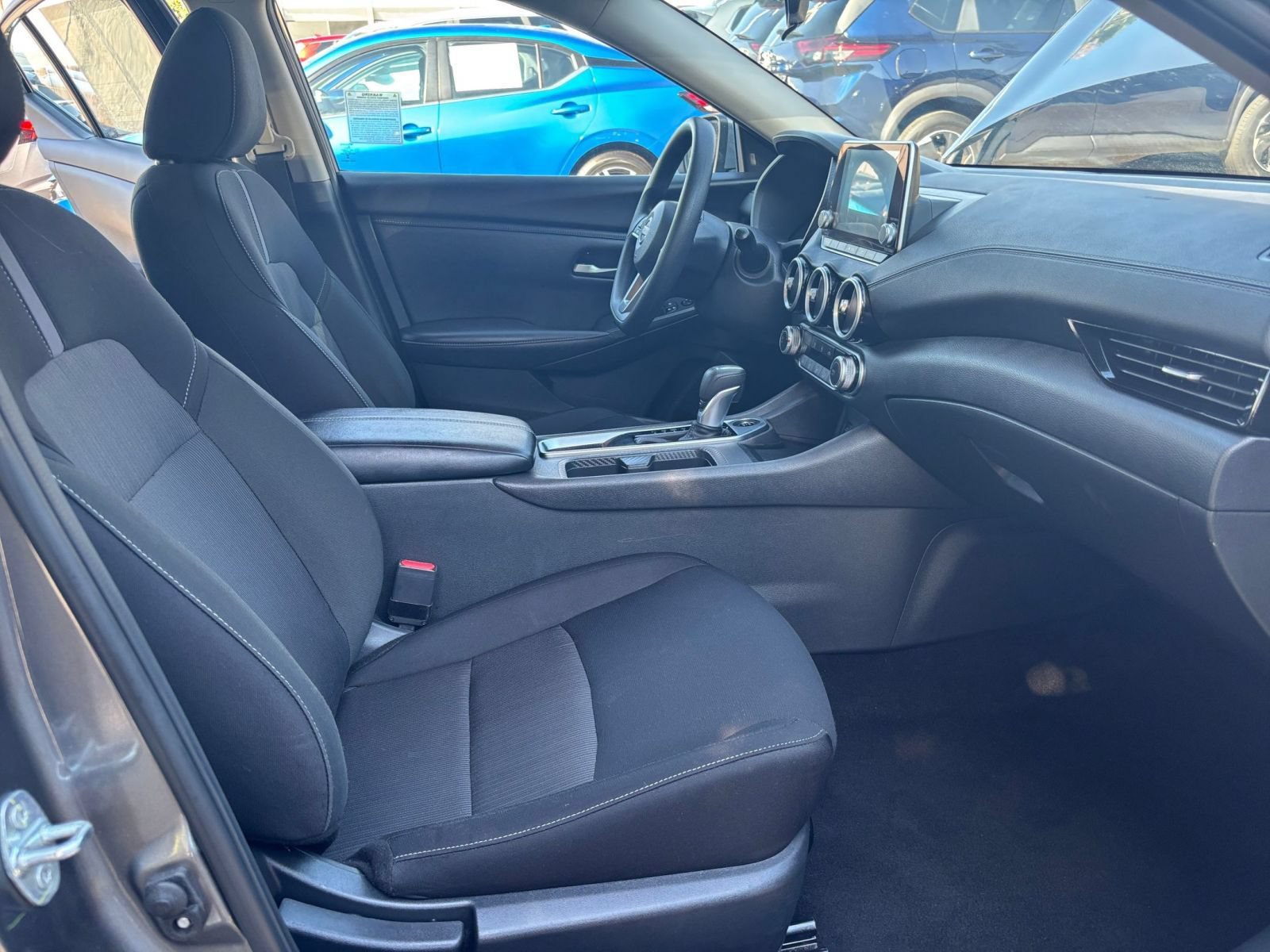 Used 2025 Nissan Sentra SV FWD image 35