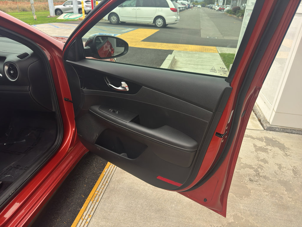 Used 2022 Kia Forte GT-Line w/ GT-Line Premium Package image 19