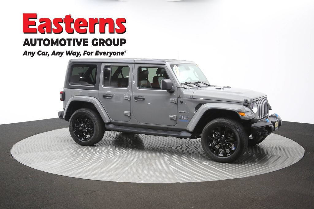 Used 2022 Jeep Wrangler Unlimited Sahara w/ Cold Weather Group AWD/4WD image 46