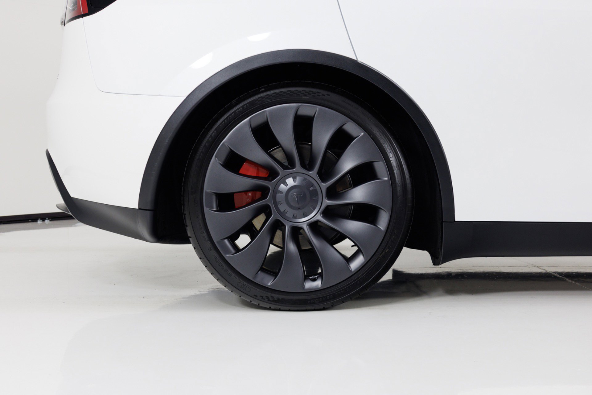 Used 2023 Tesla Model Y Performance AWD/4WD image 11