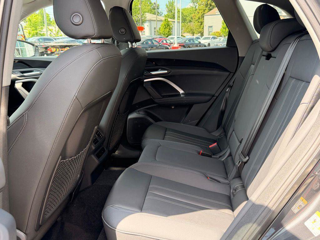 Certified 2025 Audi Q5 Premium w/ Convenience Package AWD/4WD image 13