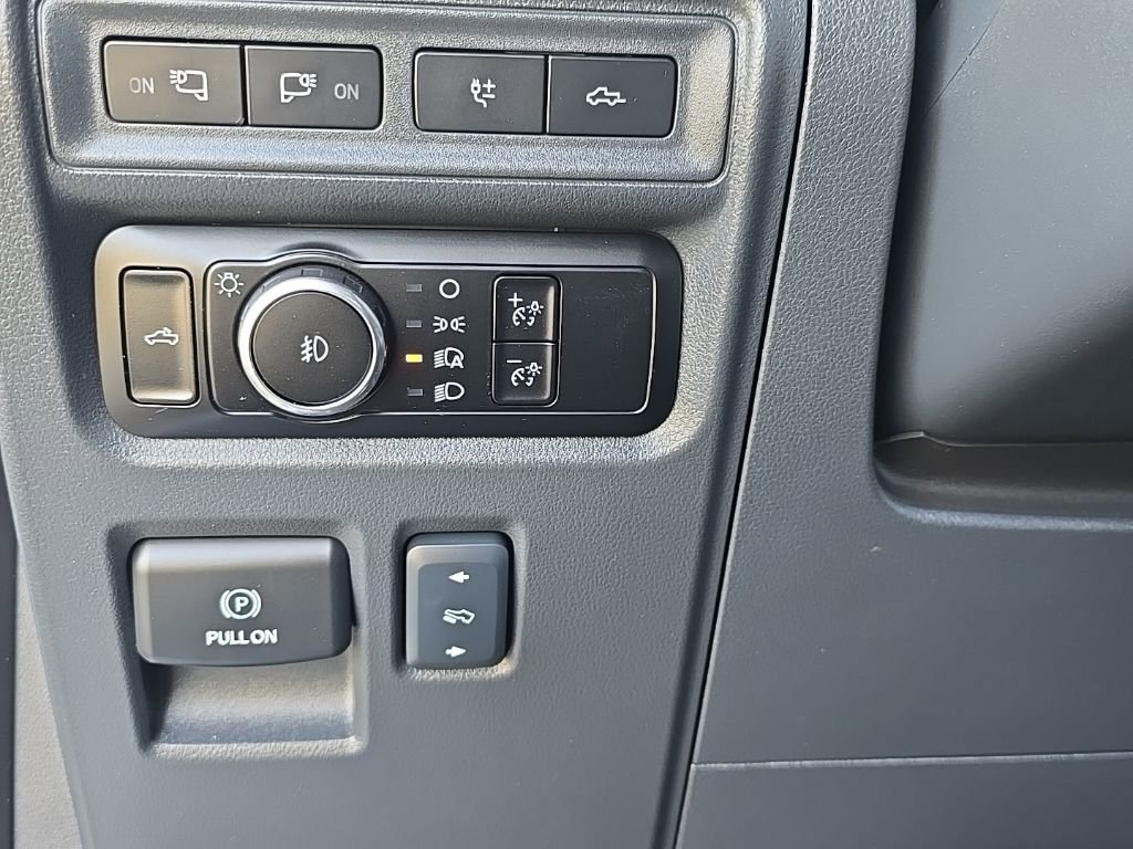 Used 2024 Ford F150 Platinum w/ FX4 Off-Road Package image 26