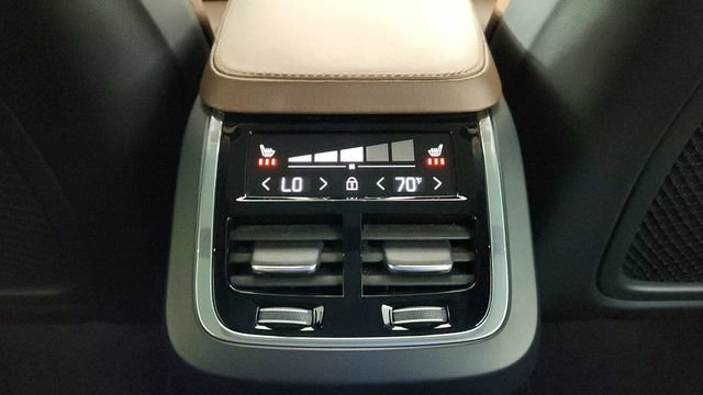 Certified 2023 Volvo XC90 B5 Plus AWD/4WD image 31