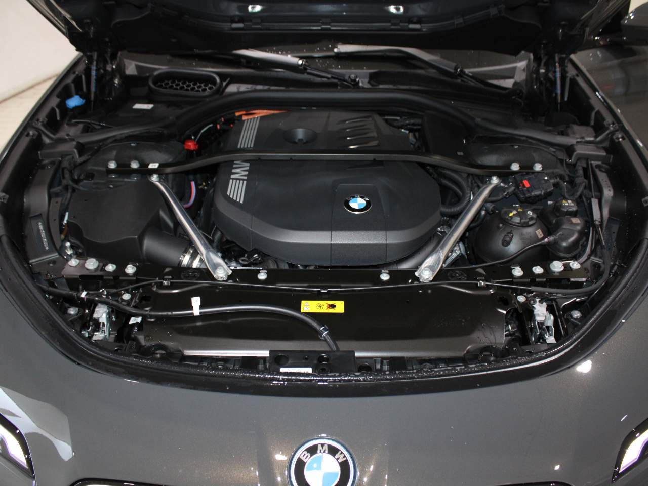 Used 2026 BMW 750e xDrive AWD/4WD image 24