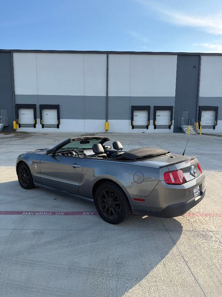 Used 2010 Ford Mustang Premium image 4