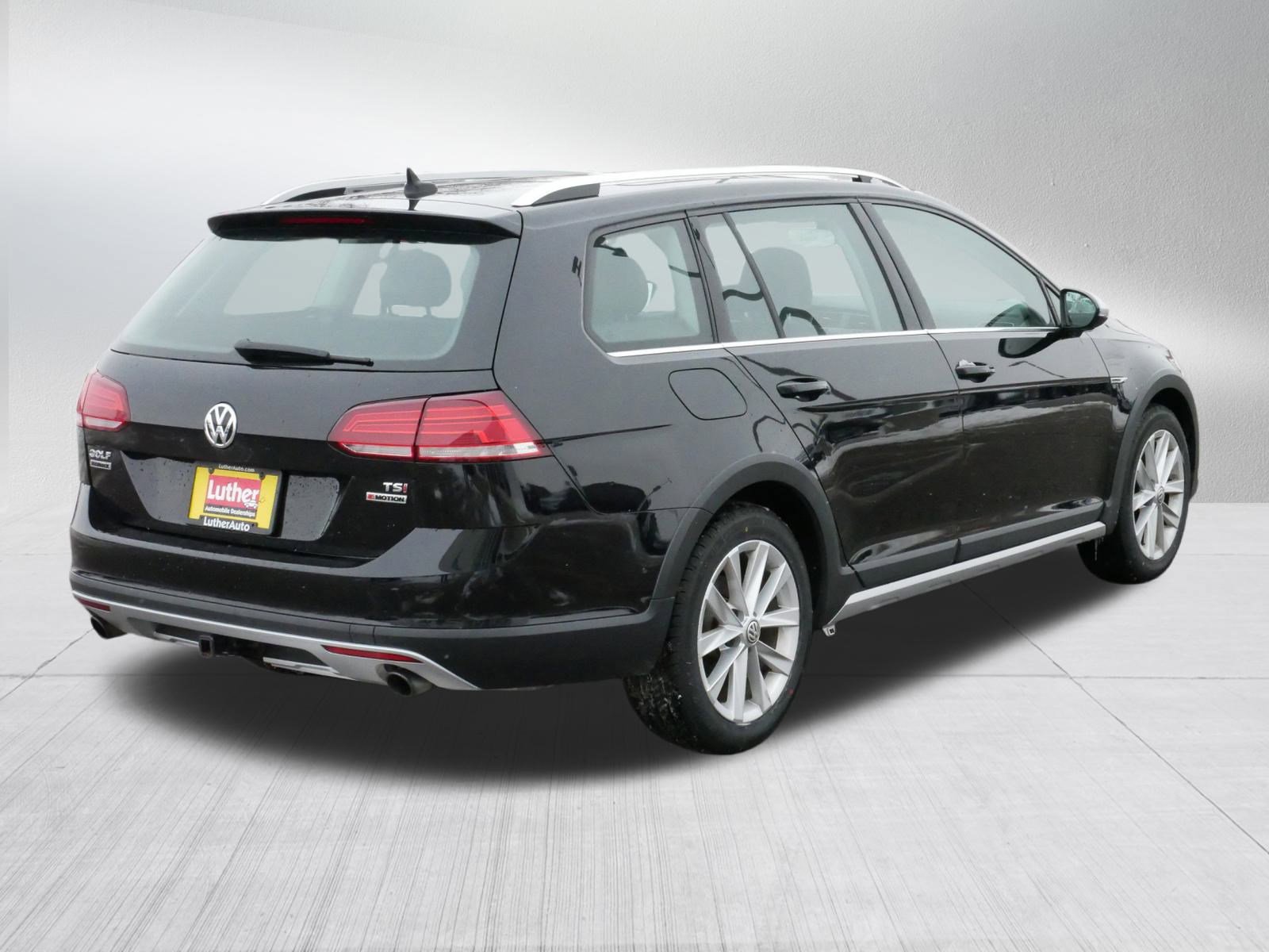 Used 2018 Volkswagen Golf Alltrack SE image 7