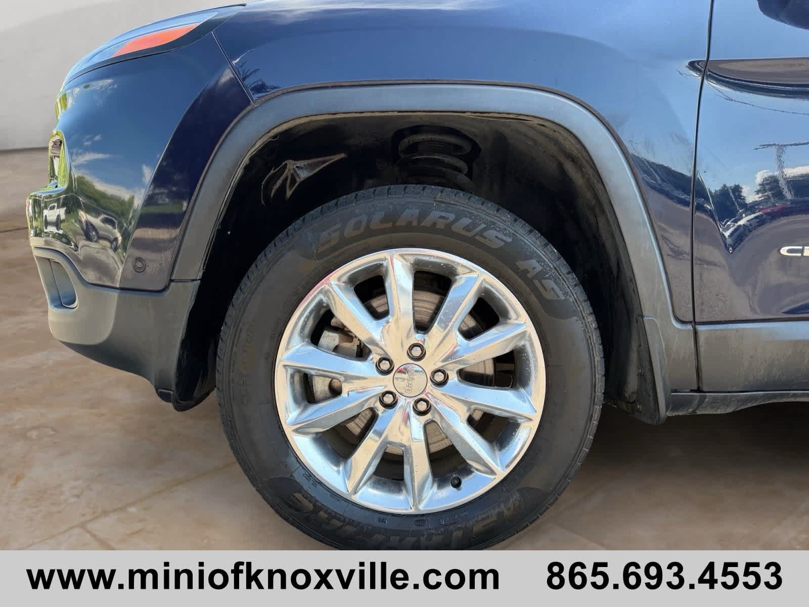 Used 2015 Jeep Cherokee Limited w/ Luxury Group AWD/4WD image 9