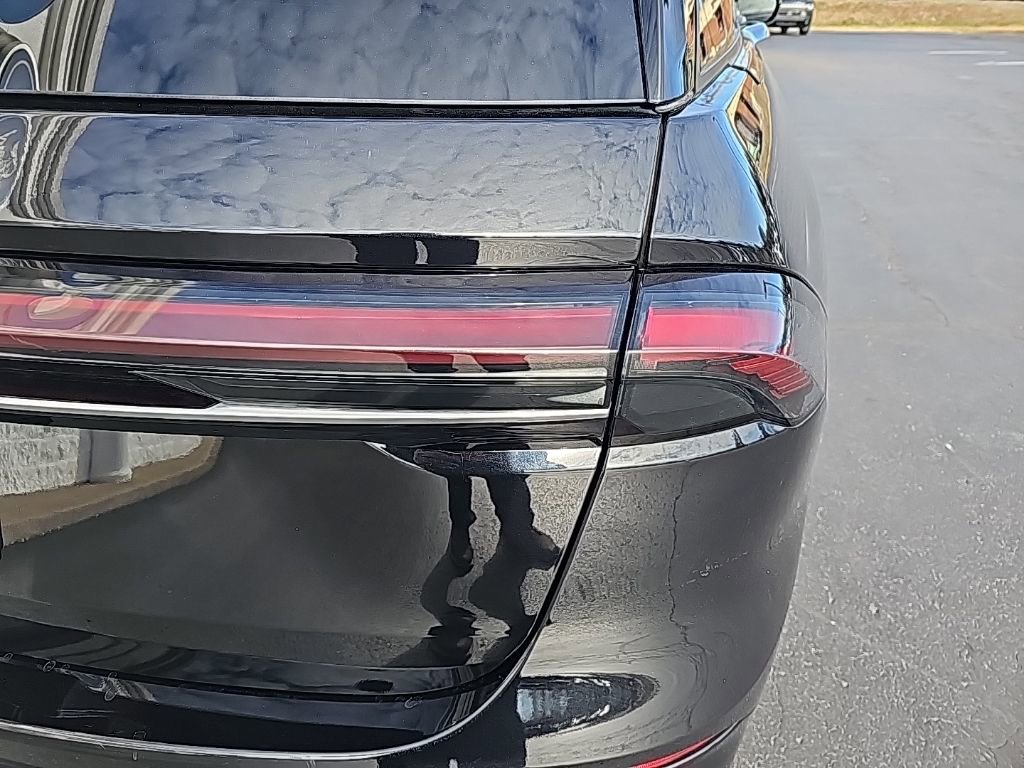 Used 2024 Lincoln Nautilus Reserve image 6