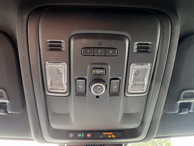 Used 2024 GMC Yukon SLT w/ SLT Luxury Package AWD/4WD image 34