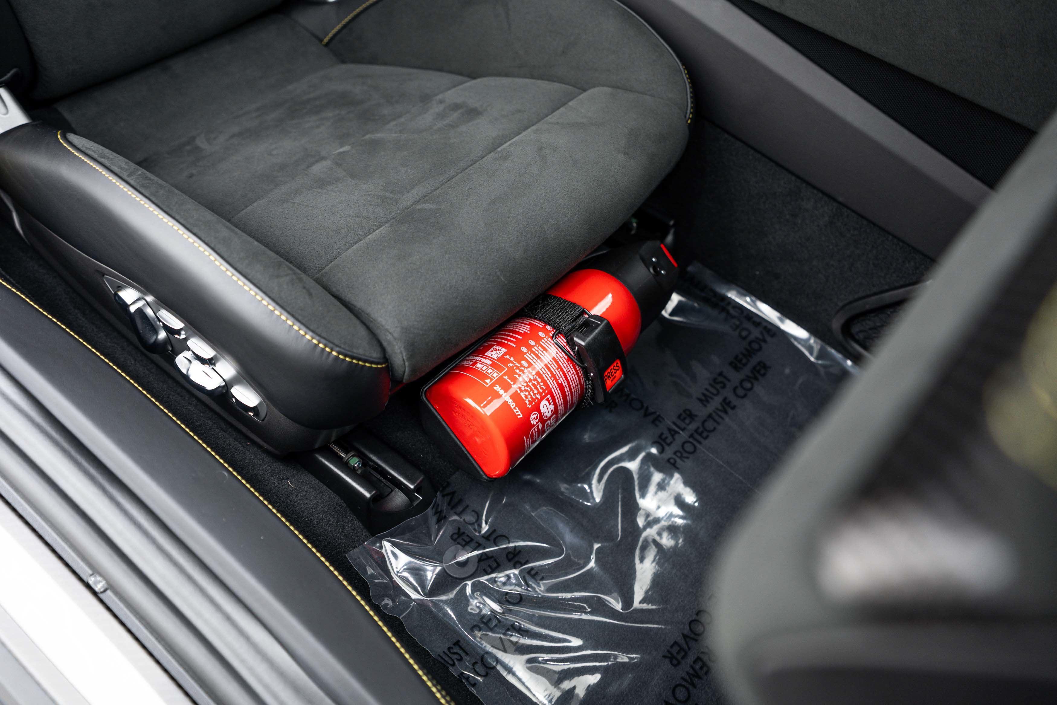 Certified 2025 Porsche 718 Cayman GT4 RS RWD image 15