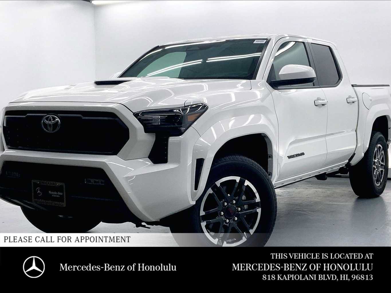 Used 2025 Toyota Tacoma TRD Sport RWD image 1