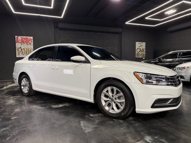 Used 2018 Volkswagen Passat 2.0T S FWD image 3